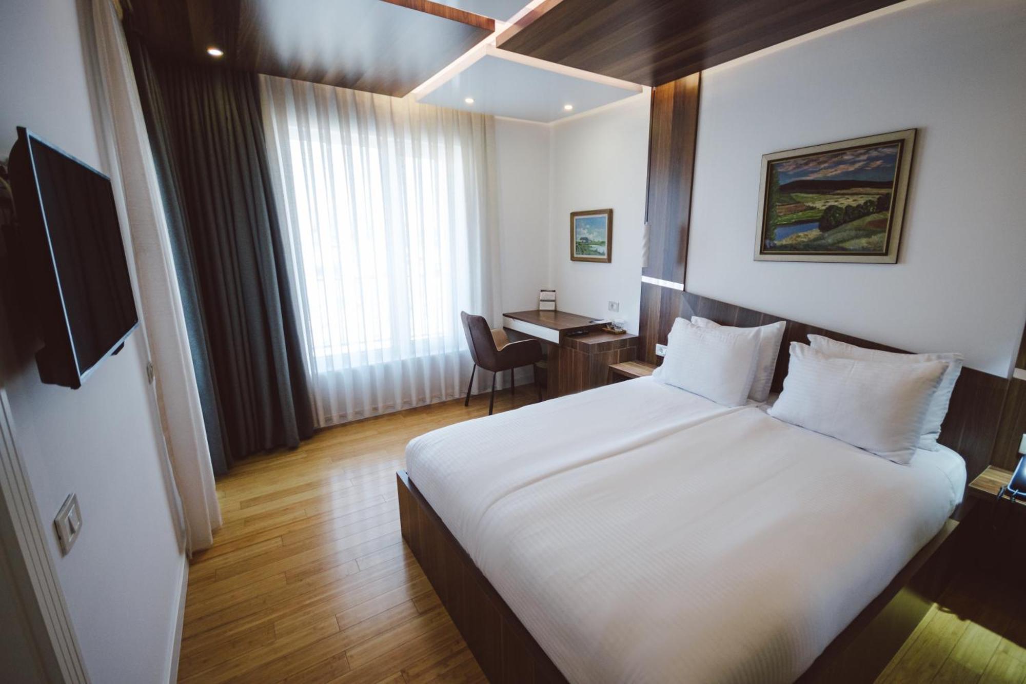 Star Hill Hotel & Spa Pristina Exterior foto
